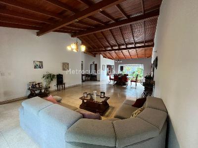 Casa de 4 alcobas en venta en Prados Del Norte, Cali, 318 m² · foto 3 de 10