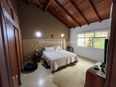 Casa de 4 alcobas en venta en Prados Del Norte, Cali, 318 m² · foto 7 de 10