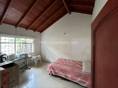 Casa de 4 alcobas en venta en Prados Del Norte, Cali, 318 m² · foto 8 de 10