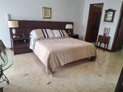 Apartamento de 3 alcobas en venta en Centenario, Cali, 177 m² · foto 13 de 20