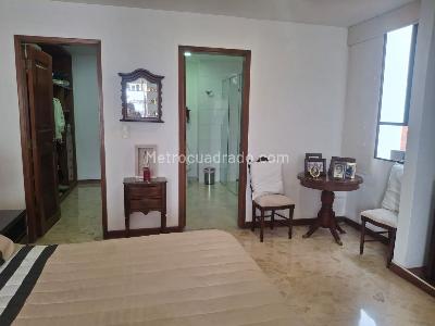 Apartamento de 3 alcobas en venta en Centenario, Cali, 177 m² · foto 12 de 20