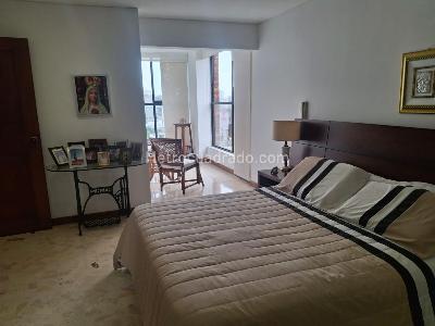 Apartamento de 3 alcobas en venta en Centenario, Cali, 177 m² · foto 10 de 20