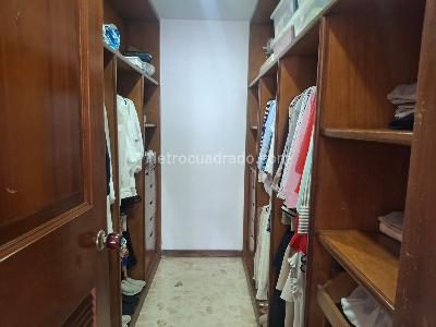 Apartamento de 3 alcobas en venta en Centenario, Cali, 177 m² · foto 15 de 20
