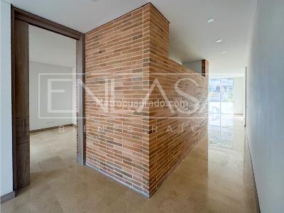 Apartamento de 3 alcobas en arriendo en Cristales, Cali, 290 m² · foto 11 de 17