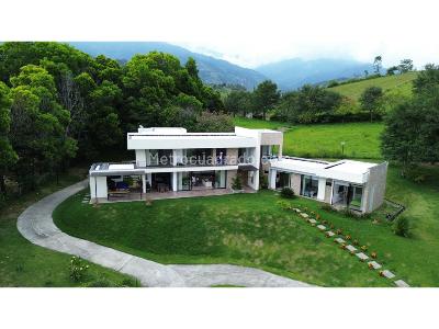 $2.600.000.000 en Condominio Campestre Lagos De Maracaibo