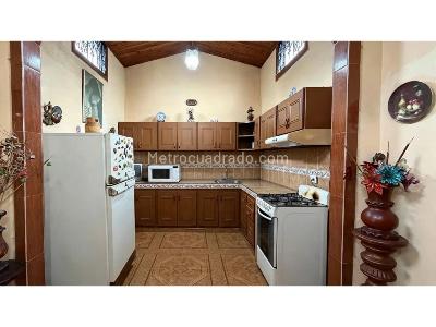 Casa de 3 alcobas en venta en El Prado, Palmira, 147 m² · foto 5 de 11