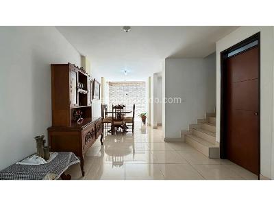 Casa de 3 alcobas en venta en Barrio Quintas De Las Americas, Palmira, 110 m² · foto 2 de 15
