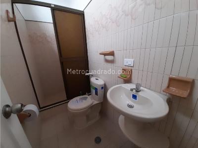 Casa de 5 alcobas en venta en El Prado, Palmira, 180 m² · foto 4 de 15