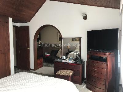 Casa de 4 alcobas en venta en Ilarco Puente Largo, Bogotá, 319 m² · foto 18 de 20