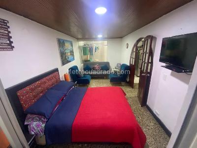 Casa de 5 alcobas en venta en La Española, Bogotá, 170 m² · foto 2 de 20