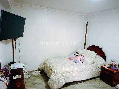 Casa de 5 alcobas en venta en Modelo Norte, Bogotá, 294 m² · foto 9 de 20