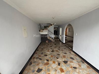 Casa en venta en Normandia, Bogotá · foto 3 de 20