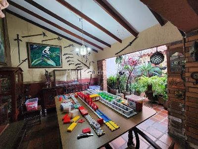 Casa de 5 alcobas en venta en Champagnat, Cali, 200 m² · foto 10 de 18