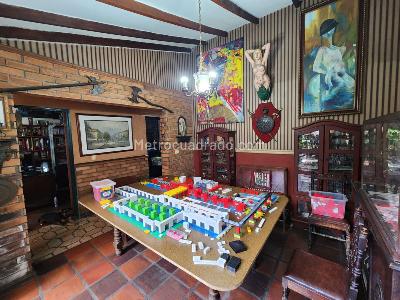 Casa de 5 alcobas en venta en Champagnat, Cali, 200 m² · foto 11 de 18