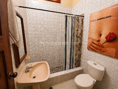 Casa de 5 alcobas en venta en Champagnat, Cali, 200 m² · foto 2 de 18