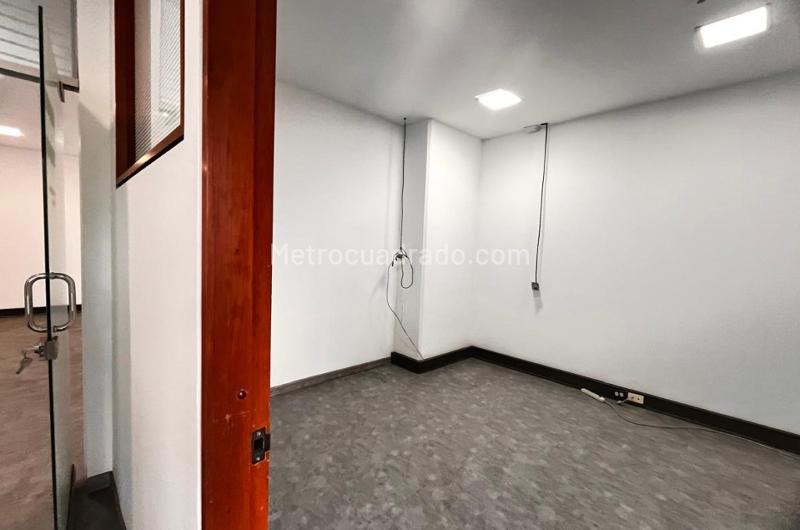 Oficina en Venta, El Chico, Bogotá D.C. - Más
