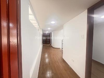 Casa de 5 alcobas en arriendo en Estoril, Bogotá, 434 m² · foto 13 de 20