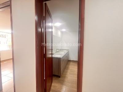Casa de 5 alcobas en arriendo en Estoril, Bogotá, 434 m² · foto 14 de 20