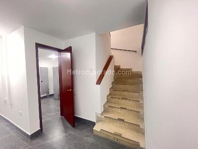 Casa de 5 alcobas en arriendo en Estoril, Bogotá, 434 m² · foto 15 de 20