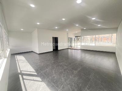Casa de 5 alcobas en arriendo en Estoril, Bogotá, 434 m² · foto 17 de 20