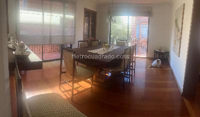 Apartamento de 3 alcobas en venta en Chico Navarra, Bogotá, 164 m² · foto 10 de 20