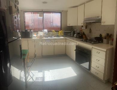 Apartamento de 3 alcobas en venta en Chico Navarra, Bogotá, 164 m² · foto 11 de 20