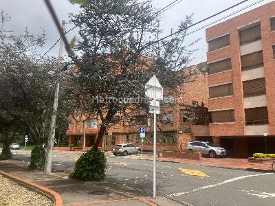 Apartamento en venta en Chico, Bogotá · foto 3 de 20