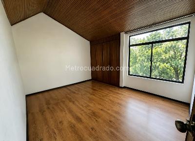 Casa de 5 alcobas en venta en Salitre Greco, Bogotá, 563 m² · foto 10 de 20