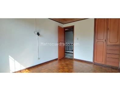 Casa de 5 alcobas en venta en Salitre Greco, Bogotá, 286 m² · foto 10 de 19