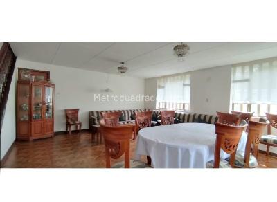 Casa de 5 alcobas en venta en Salitre Greco, Bogotá, 286 m² · foto 6 de 19