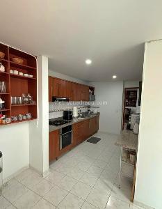 Apartamento de 3 alcobas en venta en La Pola, Ibagué, 188 m² · foto 8 de 19