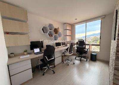 Apartamento de 3 alcobas en venta en El Moral, Bogotá, 109 m² · foto 4 de 11