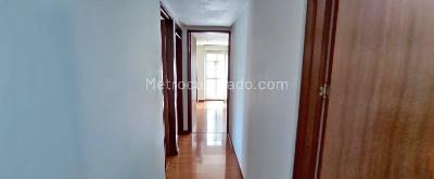Apartamento de 3 alcobas en venta en Cedritos, Bogotá, 115 m² · foto 4 de 12