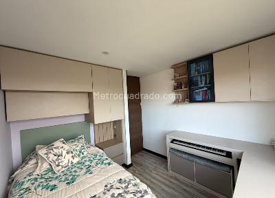 Apartamento de 3 alcobas en venta en La Esperanza Modelia, Bogotá, 88 m² · foto 5 de 8