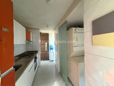 Apartamento de 3 alcobas en venta en La Esperanza Modelia, Bogotá, 88 m² · foto 2 de 8