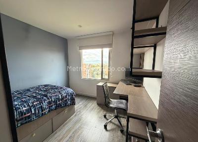Apartamento de 3 alcobas en venta en La Esperanza Modelia, Bogotá, 88 m² · foto 3 de 8