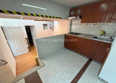 Casa de 4 alcobas en venta en Cedritos, Bogotá, 209 m² · foto 2 de 17