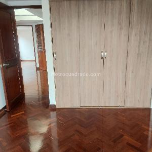 Apartamento de 4 alcobas en venta en Bella Suiza, Bogotá, 211 m² · foto 9 de 20