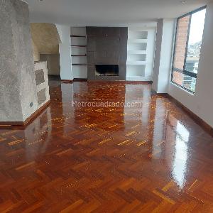 Apartamento de 4 alcobas en venta en Bella Suiza, Bogotá, 211 m² · foto 2 de 20