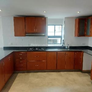 Apartamento de 4 alcobas en venta en Bella Suiza, Bogotá, 211 m² · foto 3 de 20