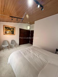 Casa de 5 alcobas en venta en Santa Barbara Central, Bogotá, 292 m² · foto 9 de 19