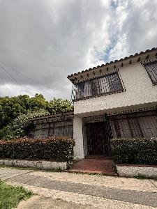 Casa de 5 alcobas en venta en Santa Barbara Central, Bogotá, 292 m² · foto 18 de 19