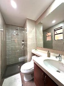 Apartamento de 3 alcobas en venta en Chico Santa Barbara, Bogotá, 88 m² · foto 11 de 12