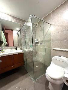 Apartamento de 3 alcobas en venta en Chico Santa Barbara, Bogotá, 88 m² · foto 10 de 12