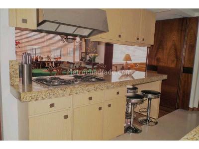Apartamento de 3 alcobas en venta en Santa Barbara, Bogotá, 154 m² · foto 10 de 15