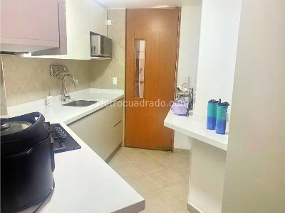 Apartamento de 3 alcobas en venta en Caobos, Bogotá, 101 m² · foto 2 de 15
