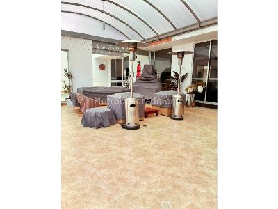 Casa de 5 alcobas en venta en San Jose De Bavaria, Bogotá, 509 m² · foto 4 de 17
