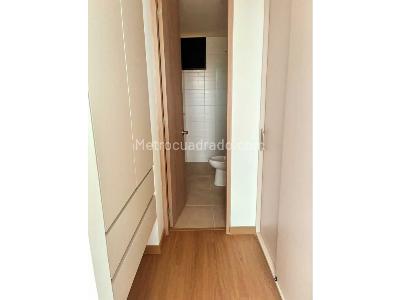 Apartaestudio en venta en Los Alcazares, Bogotá, 39 m² · foto 6 de 13