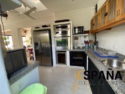 Casa de 4 alcobas en venta en Girardot, Girardot, 528 m² · foto 4 de 14