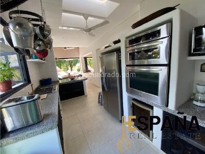 Casa de 4 alcobas en venta en Girardot, Girardot, 528 m² · foto 9 de 14
